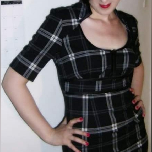 Plaid Short Sleeve Dress - Picture 6 of 6